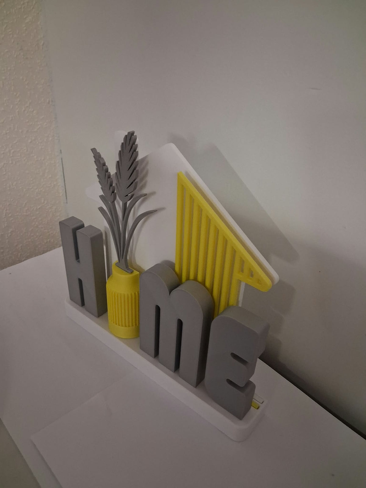 Modern 3D Printed 'HOME' Freestanding Sign with Mini Vase | Nordic Style Housewarming Gift & Living Room Decor